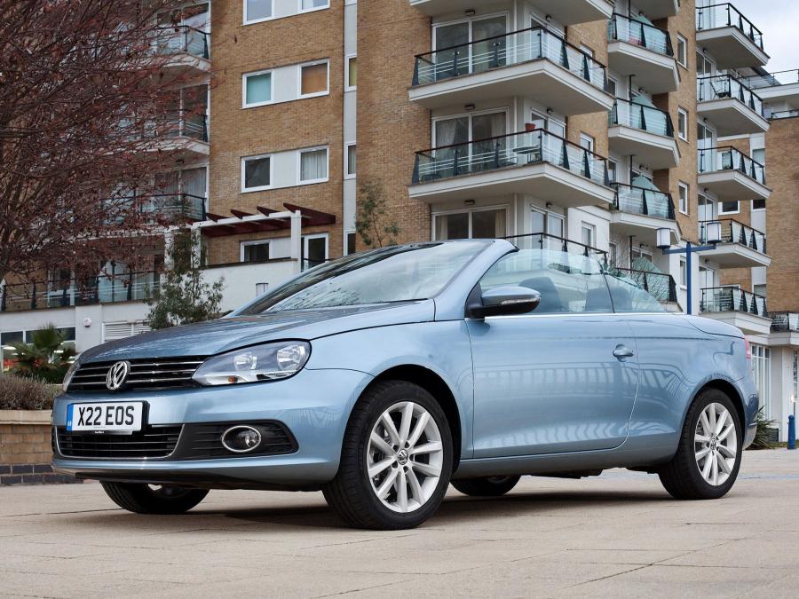  Volkswagen Eos 2.0 TDi BlueMotion 2010 года  (UK) (фото 10 из 29)
